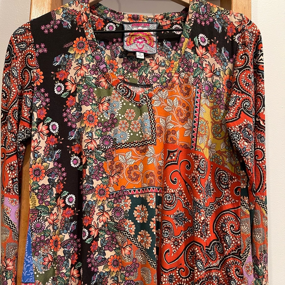 Johnny Was SZ XS Floral Paisley Moa Long Sleeve Swing Tee! - Picture 2 of 10